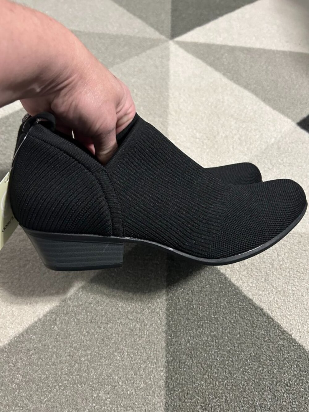 NWT Daisy Fuentes Black Stretch Knit Ankle Booties Low Block Heel Women's 9 - Picture 3 of 14